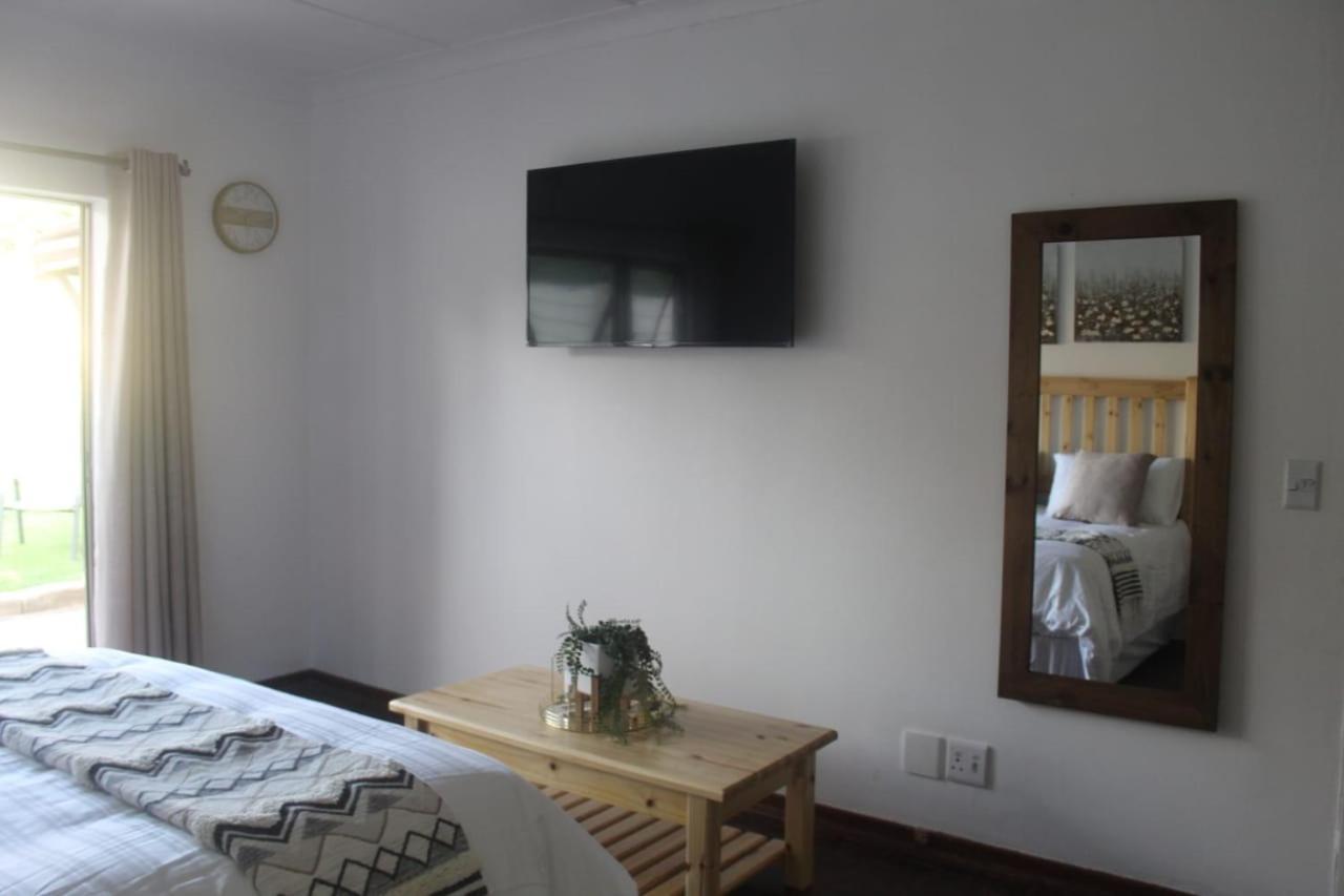 Alu Guesthouse Роодепоорт Стая снимка